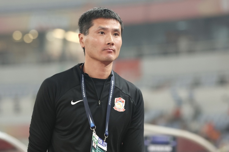 邵佳一:我觉得这场比赛我们应该配得上三分,我为我的队员自豪 邵佳一:我觉得这场比赛我们应该配得上三分,我为我的队员自豪